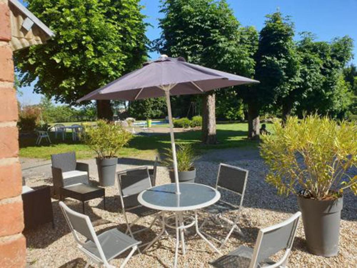 Domaine De La Caure Villa Bussiere-Dunoise Exterior photo